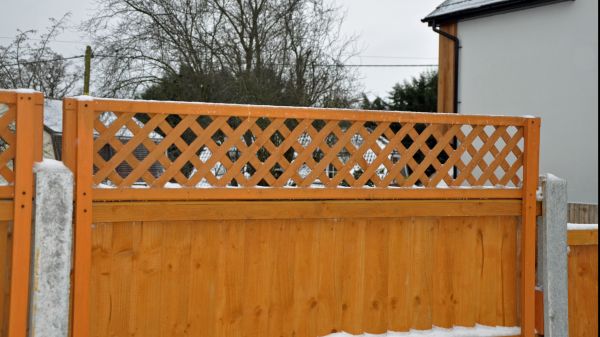 Fence Top Lattice Installation in Albuquerque