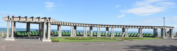 Curved Pergola Placement